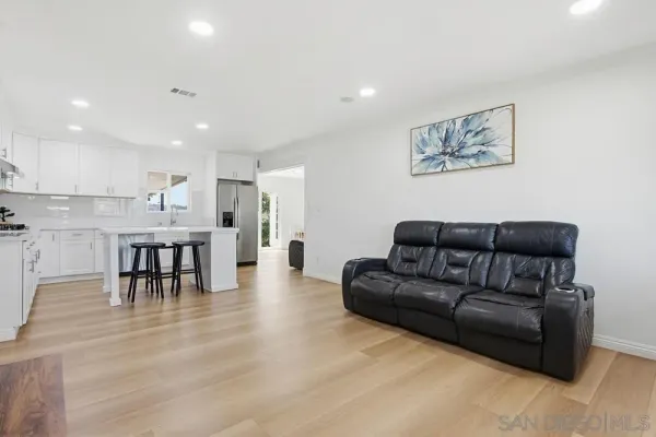$799,000 | 4801 Siesta Place, Oceanside, CA 92057