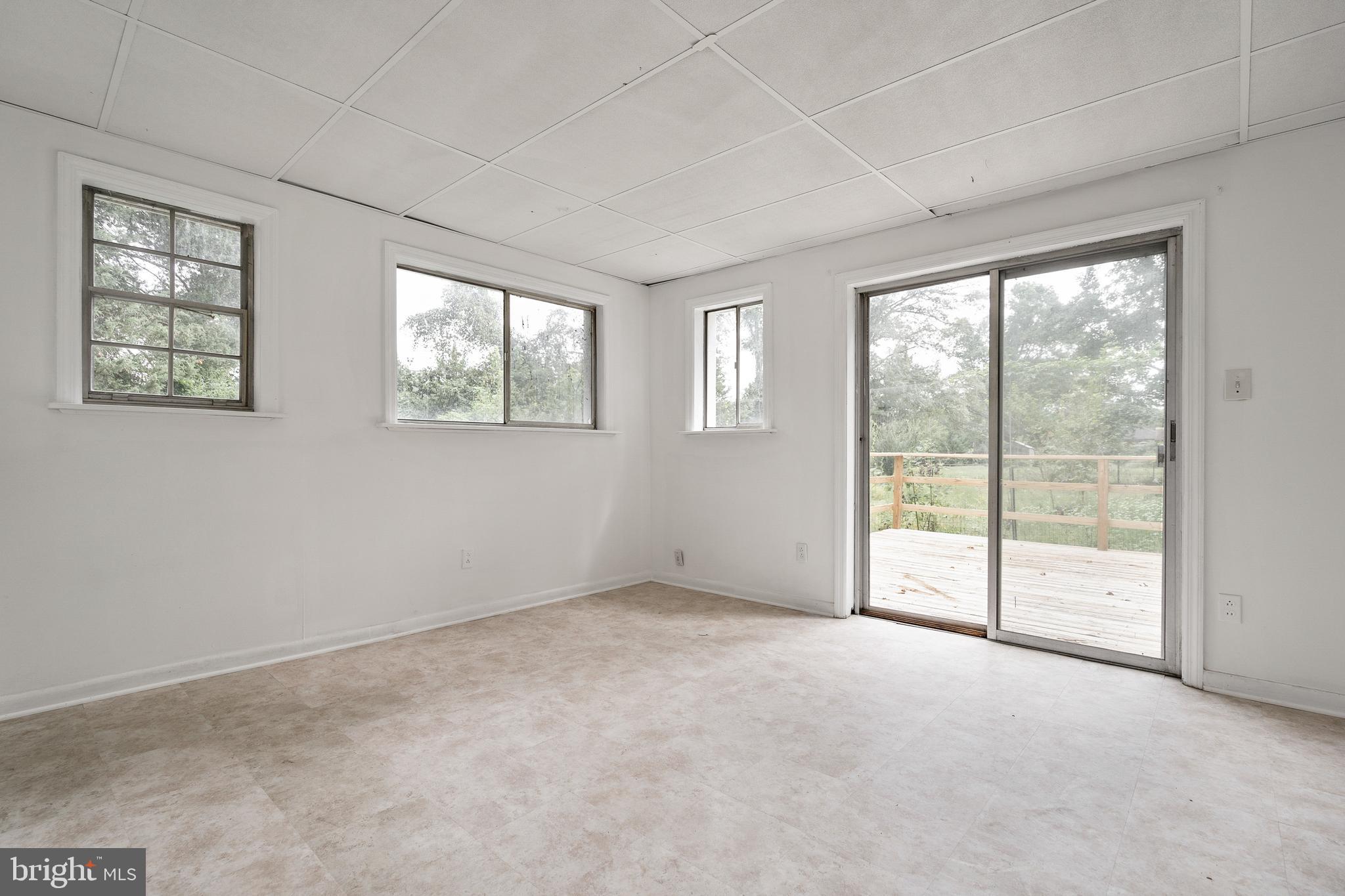 5107 Cedar Road Alexandria, VA 22309 - Photo 12 of 32 Gallery Image 12