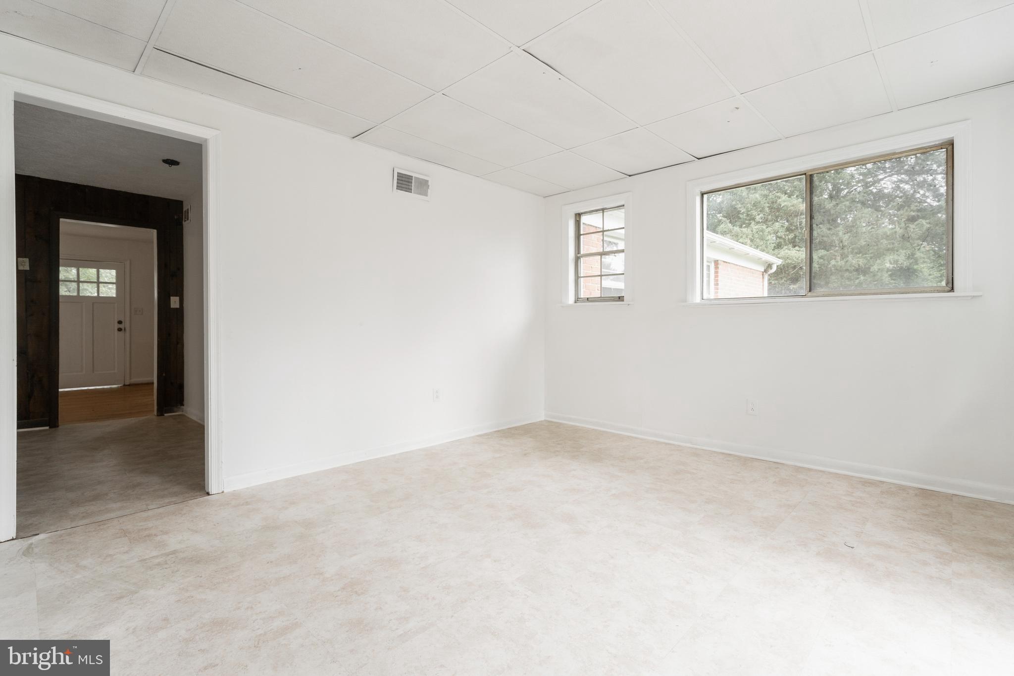 5107 Cedar Road Alexandria, VA 22309 - Photo 14 of 32 Gallery Image 14