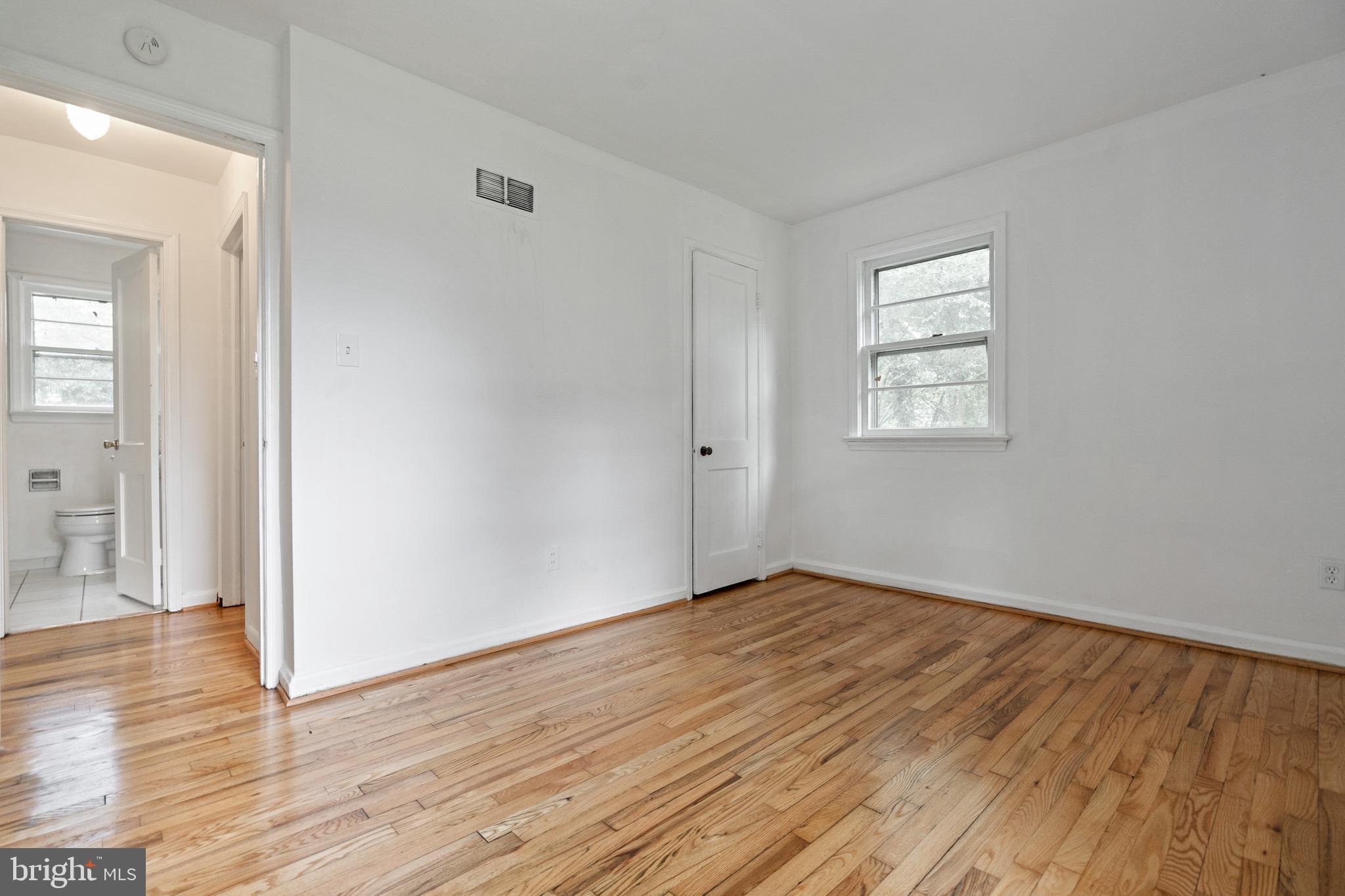 5107 Cedar Road Alexandria, VA 22309 - Photo 16 of 32 Gallery Image 16
