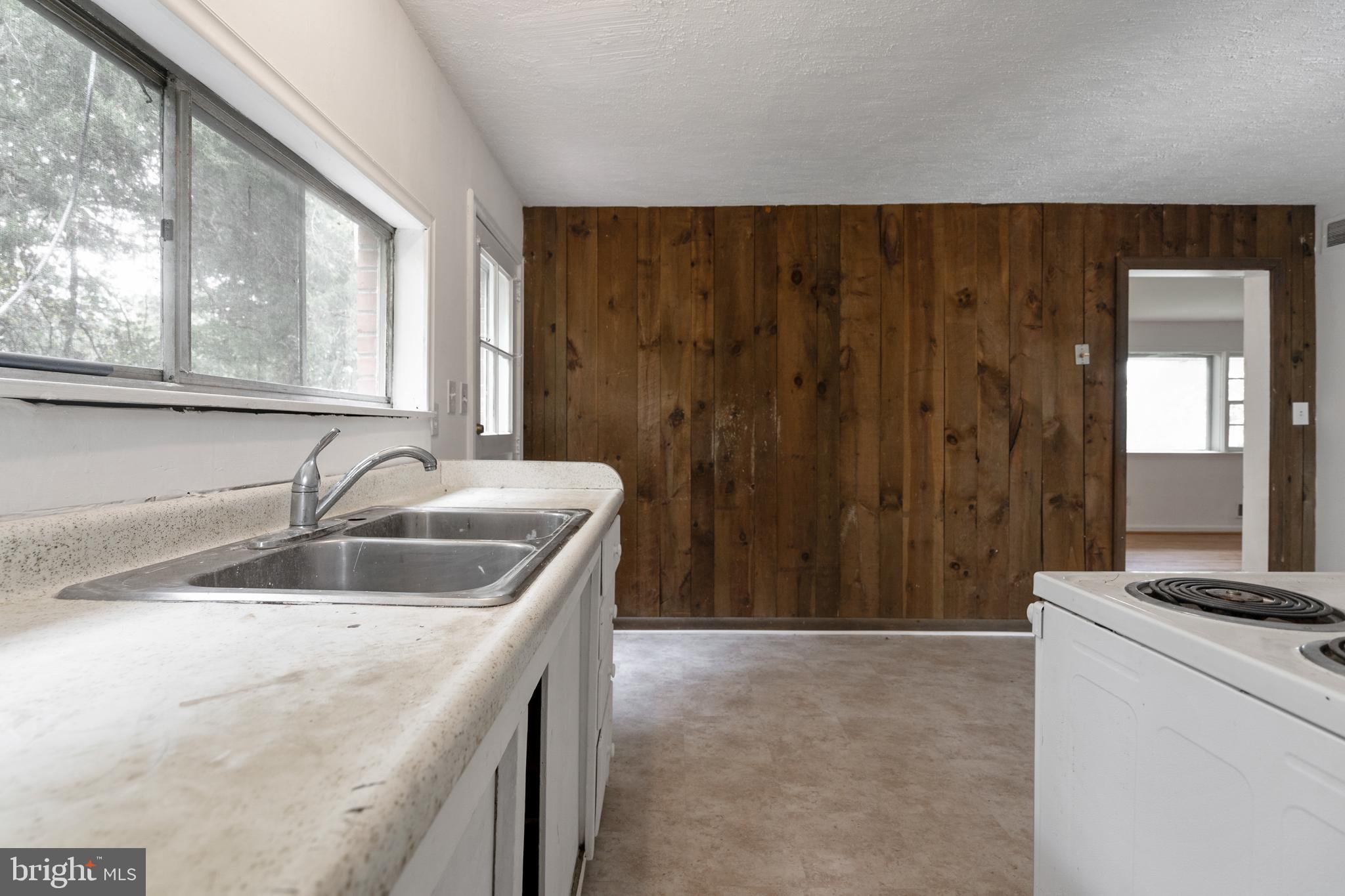 5107 Cedar Road Alexandria, VA 22309 - Photo 9 of 32 Gallery Image 9