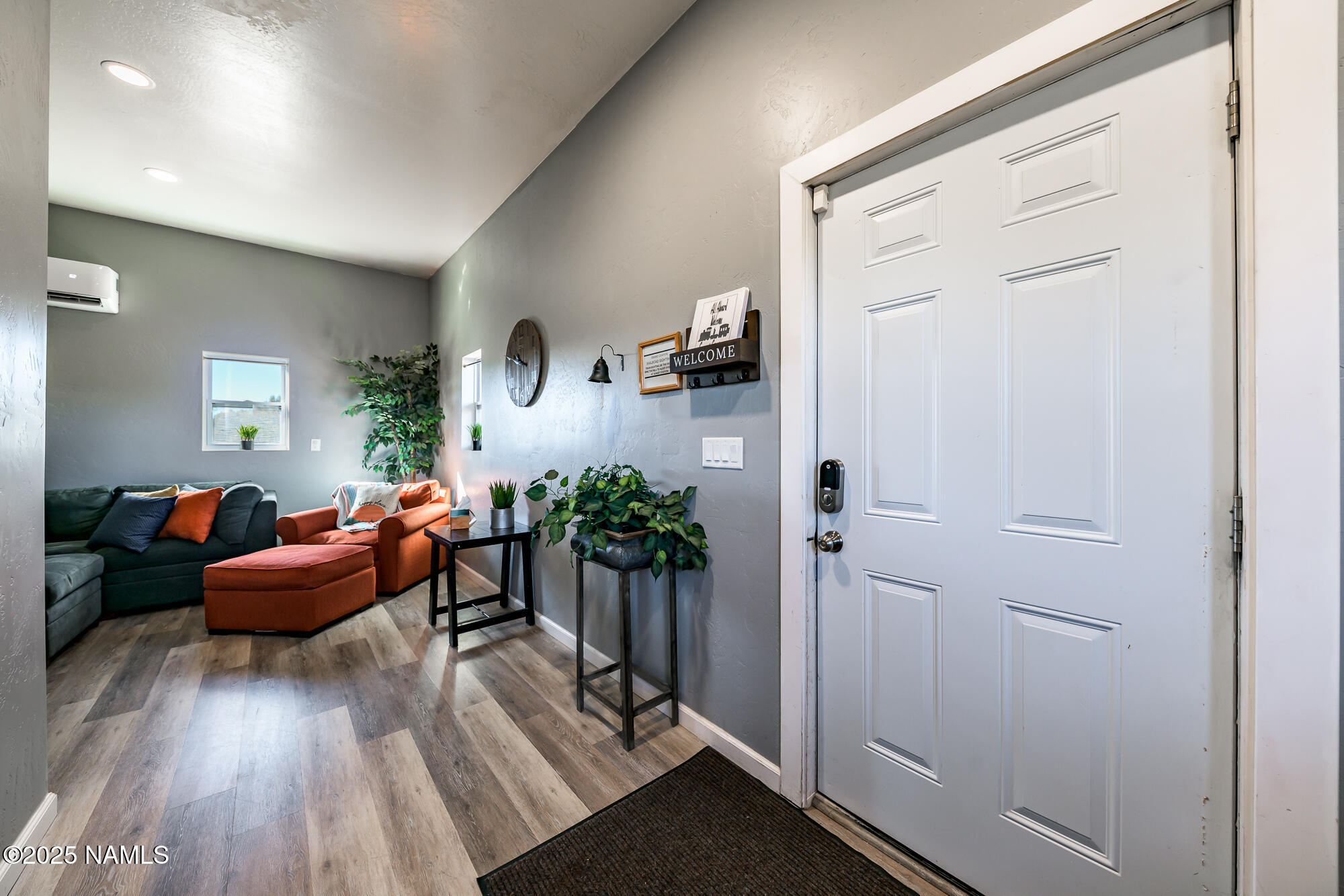 224 East San Marcos Road Williams, AZ 86046 - Photo 16 of 58 a living room with furniture
