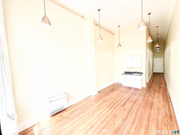 $1,150 | 105 Bank Street, Unit 4A, Waterbury, CT 06702