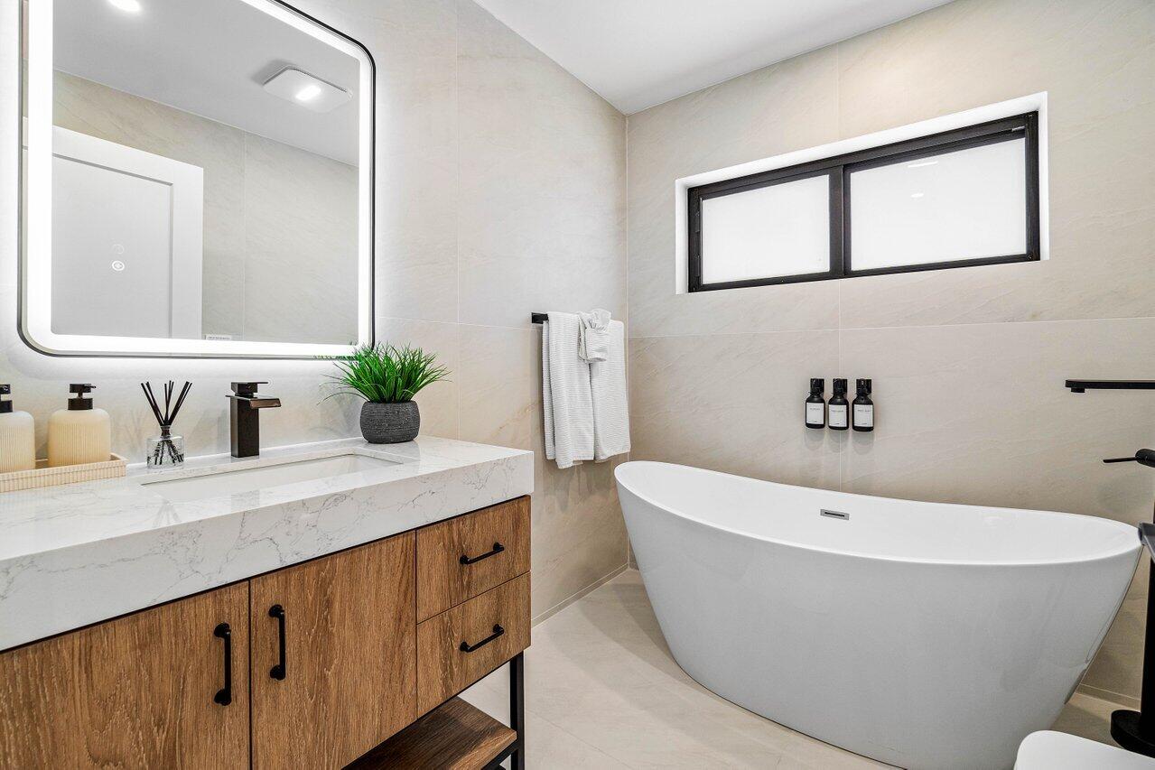 739 Northwest 7th Street Boca Raton, FL 33486 - Photo 20 of 35 020-739Northwest7thStreet-BocaRaton-FL-3