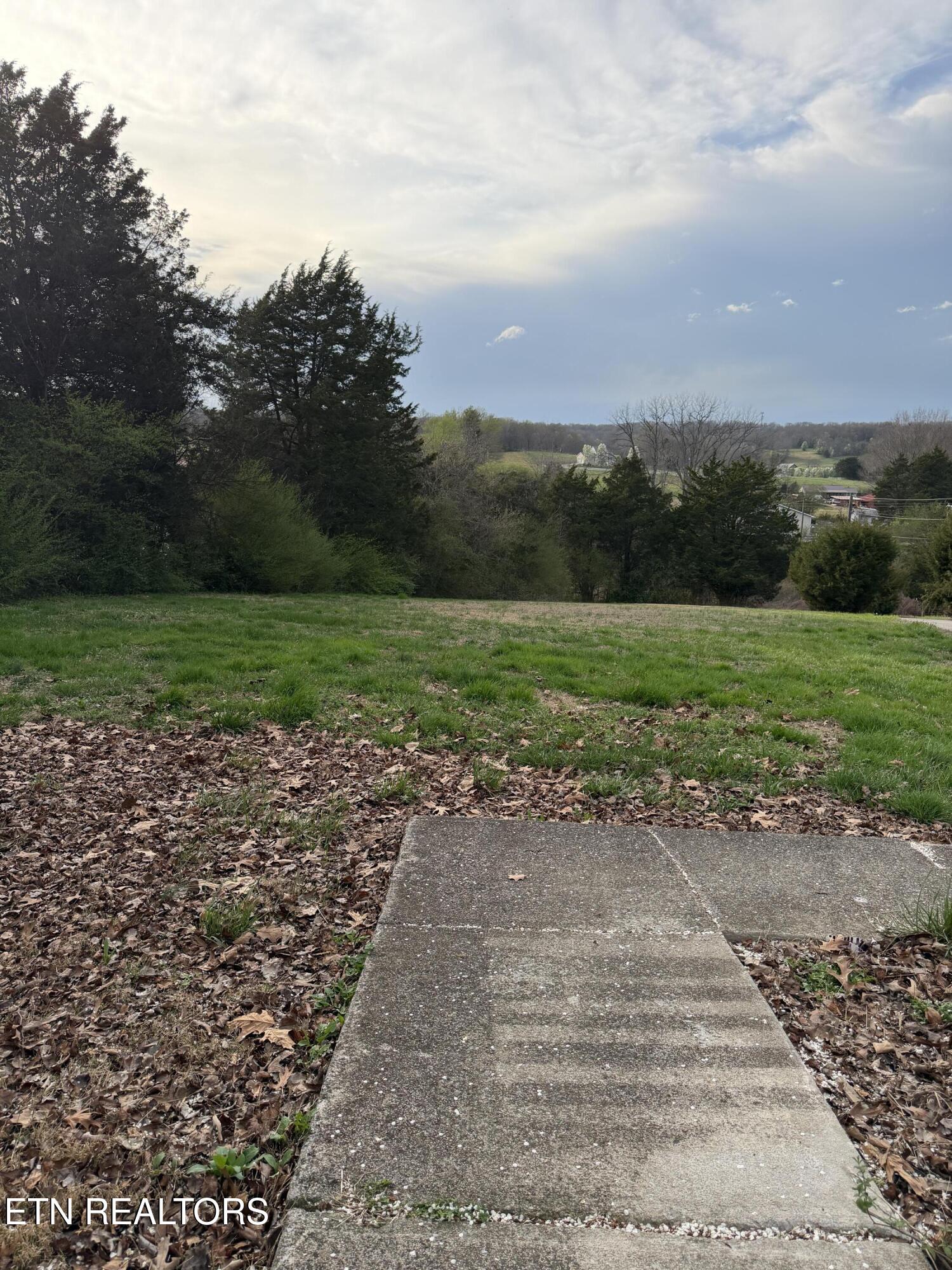 135 Lees Chapel Road Sweetwater, TN 37874 - Photo 3 of 22 IMG_2934