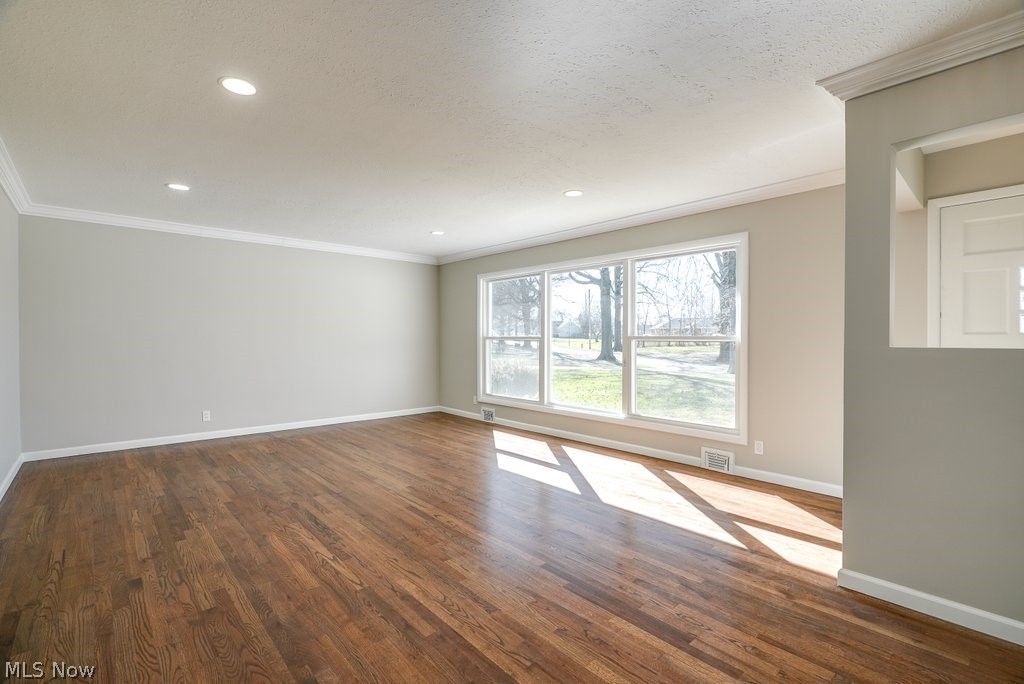 1219 Haverston Road Lyndhurst, OH 44124 - Photo 2 of 34