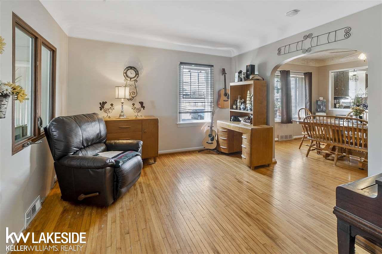 52851 Chesterfield Road New Baltimore, MI 48051 - Photo 5 of 54 31390713-4.JPG