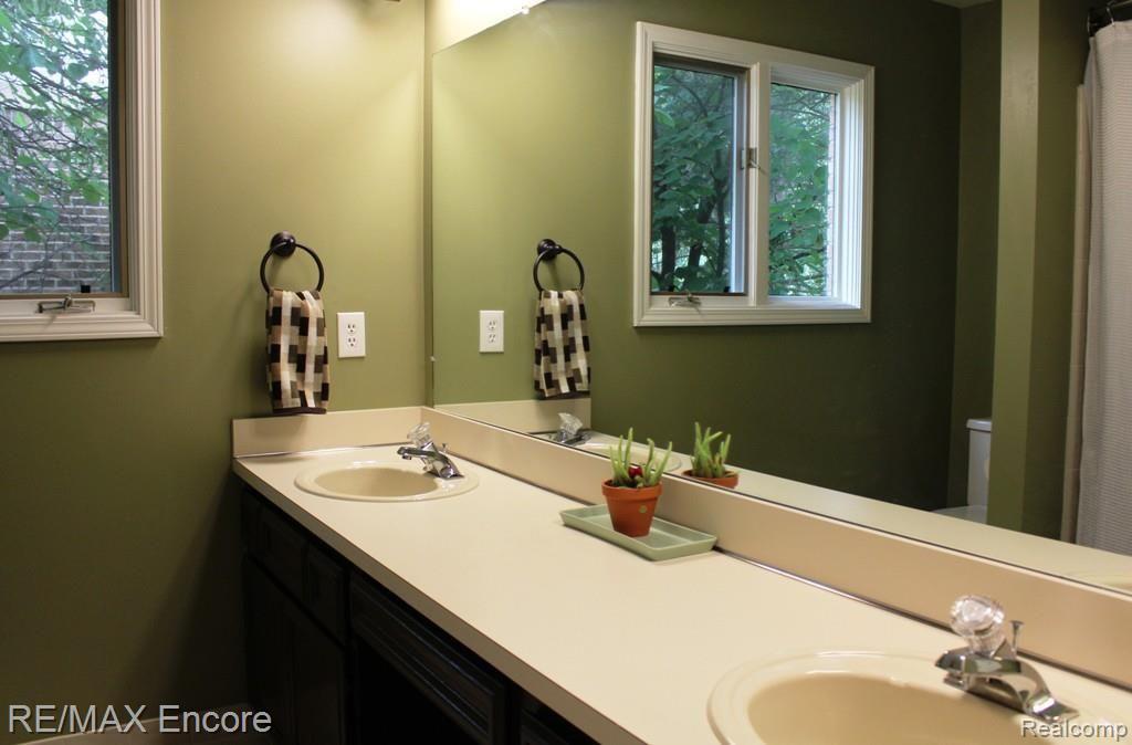 315 Rose Brier Drive Rochester Hills, MI 48309 - Photo 45 of 68