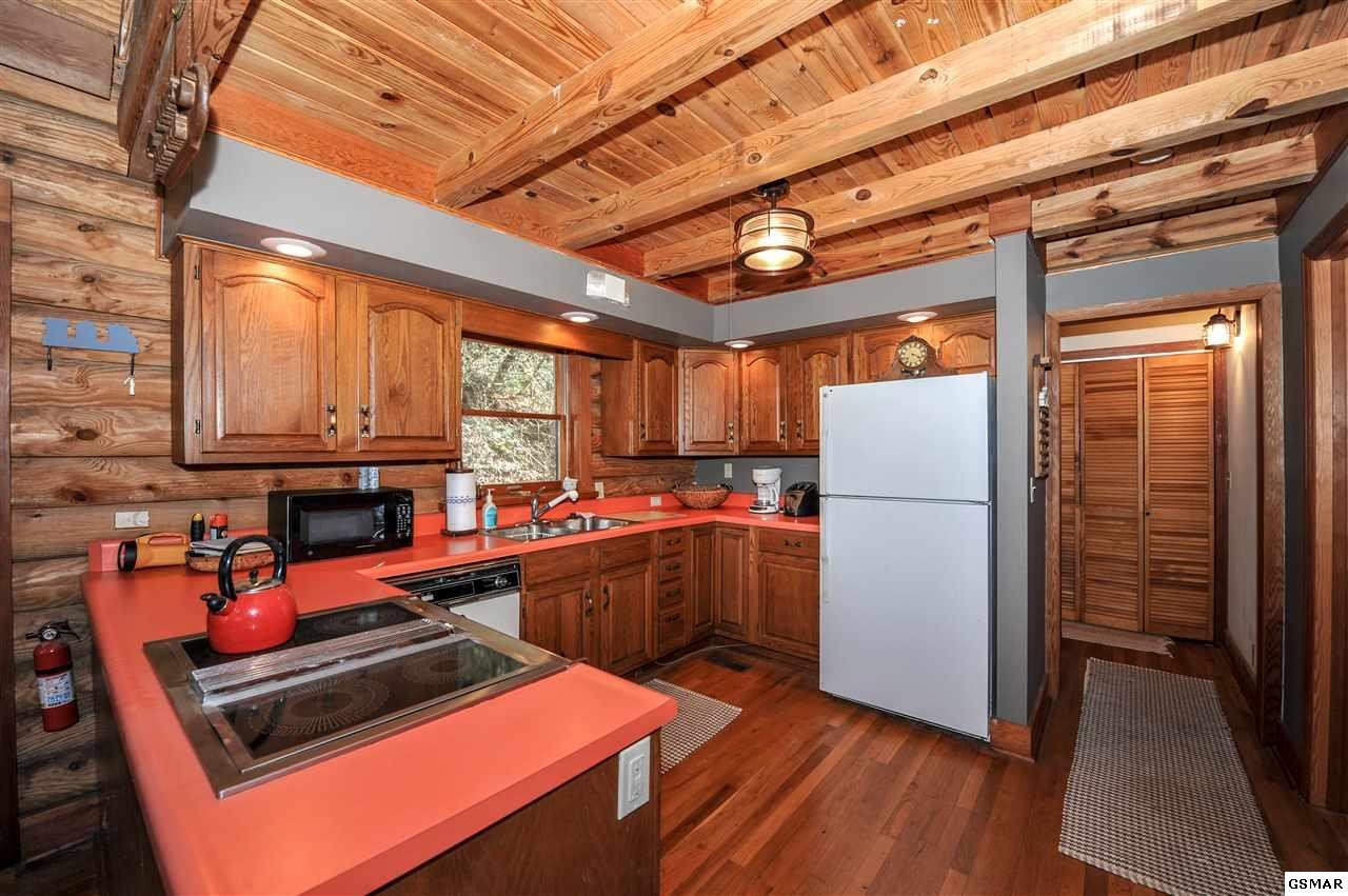 1563 Grant Road Sevierville, TN 37876 - Photo 8 of 35