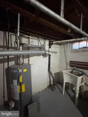 a view of utility room