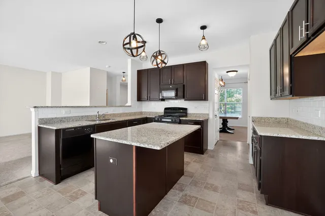 $442,500 | 232 Julep Avenue, Oswego, IL 60543