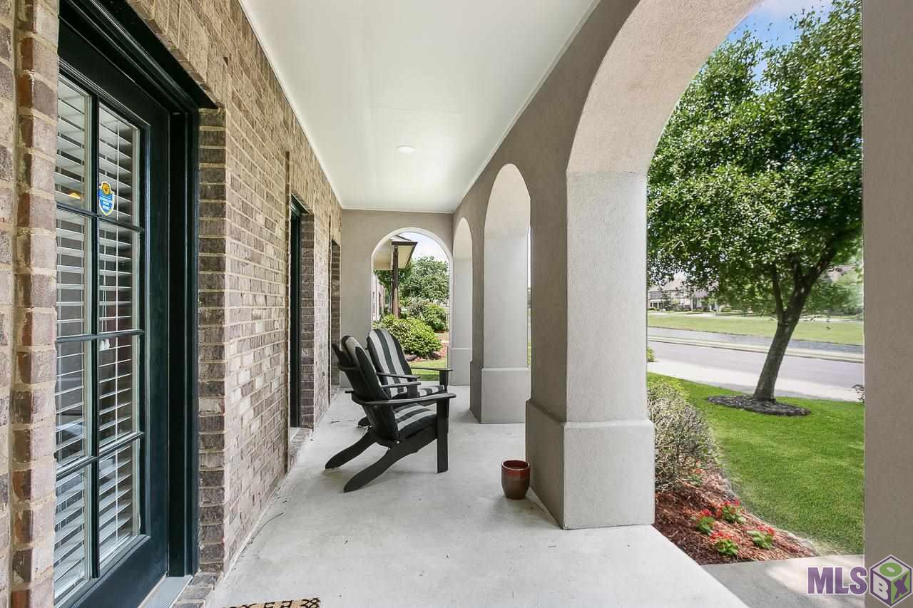 15636 Green Trails Boulevard Baton Rouge, LA 70817 - Photo 3 of 33