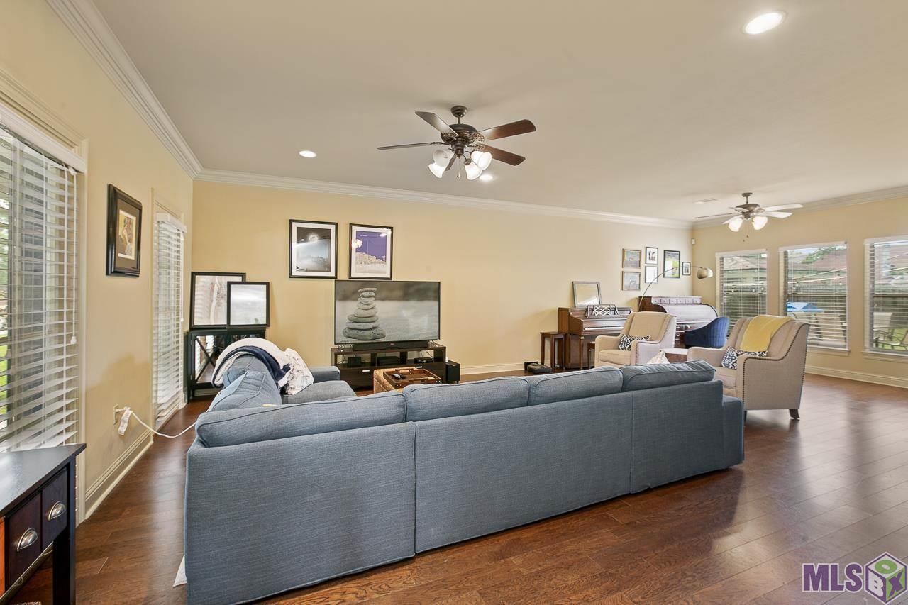 15636 Green Trails Boulevard Baton Rouge, LA 70817 - Photo 5 of 33
