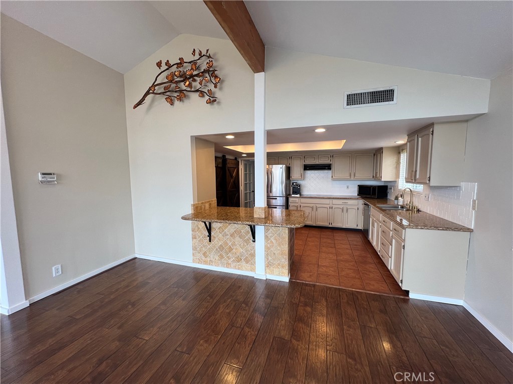 22781 Running Rabbit Court Canyon Lake, CA 92587 - Photo 11 of 41