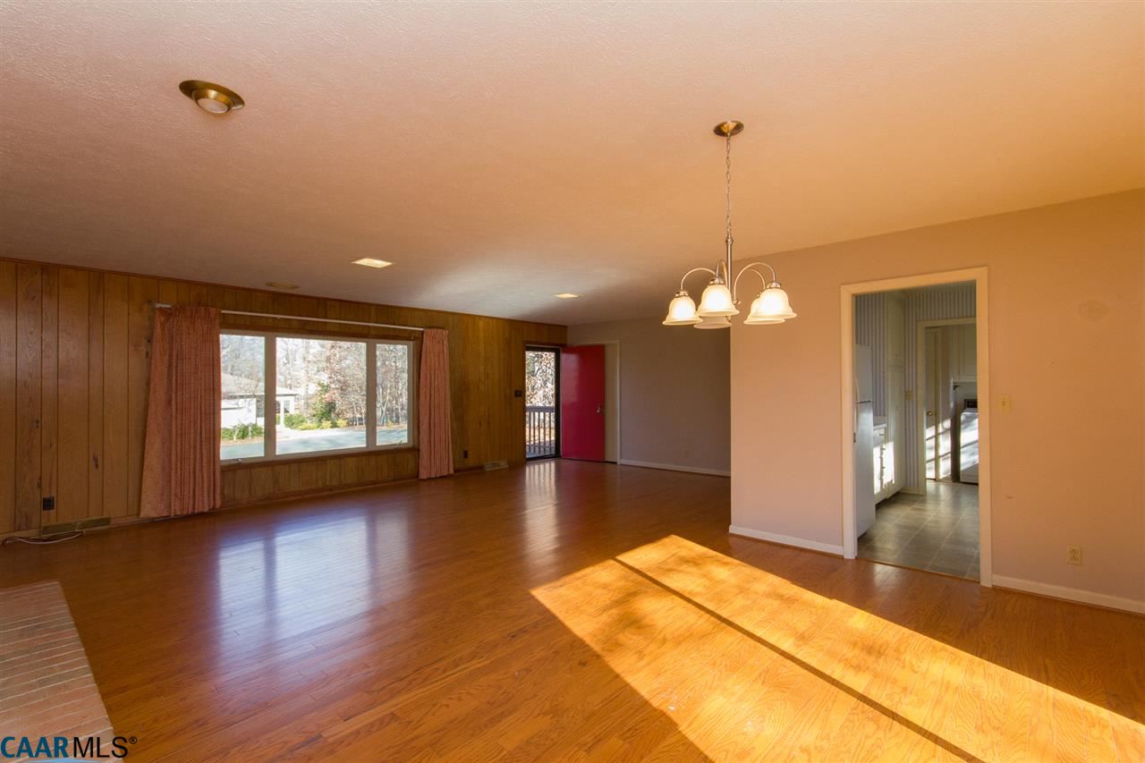 2 Deepwater Point Palmyra, VA 22963 - Photo 8 of 25 View Back to Front Door - Look At How Large This Room Is - Ample Enough For Kitchen Expansion, if desired.