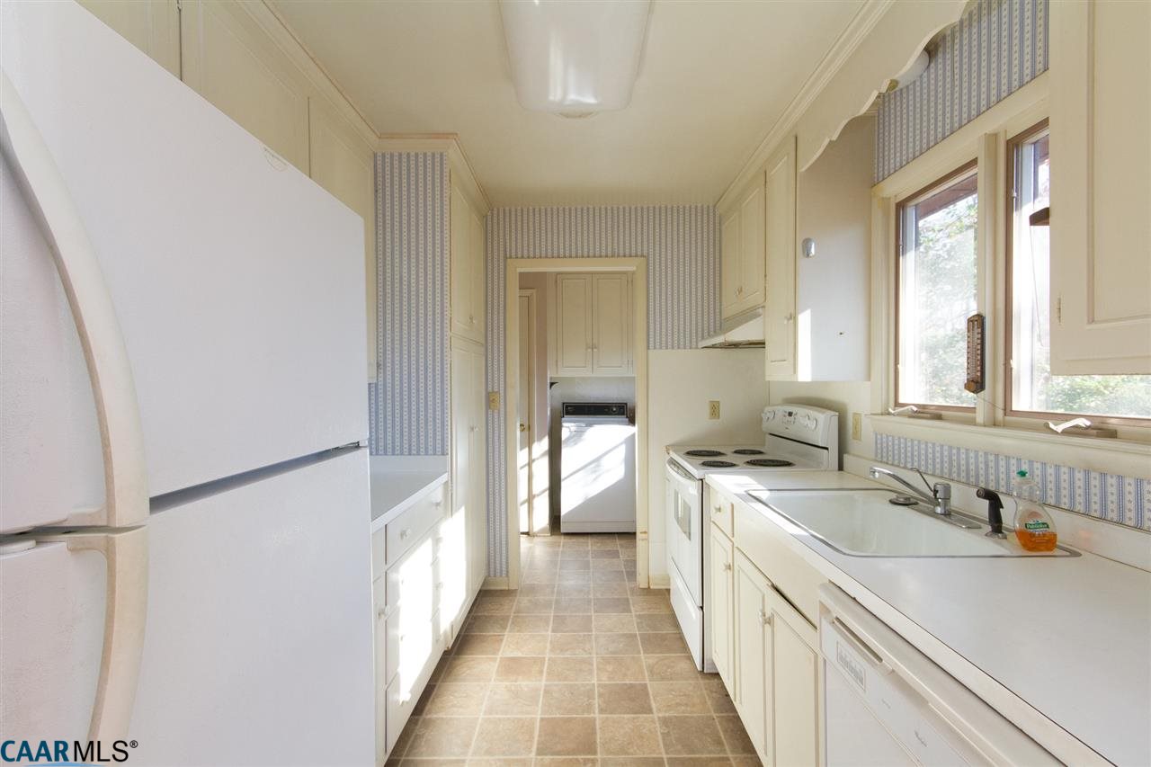 2 Deepwater Point Palmyra, VA 22963 - Photo 9 of 25 Small but Serviceable - Kitchen could be expanded to Laundry Room Area or Greatroom Area - There are lots of possibilities!