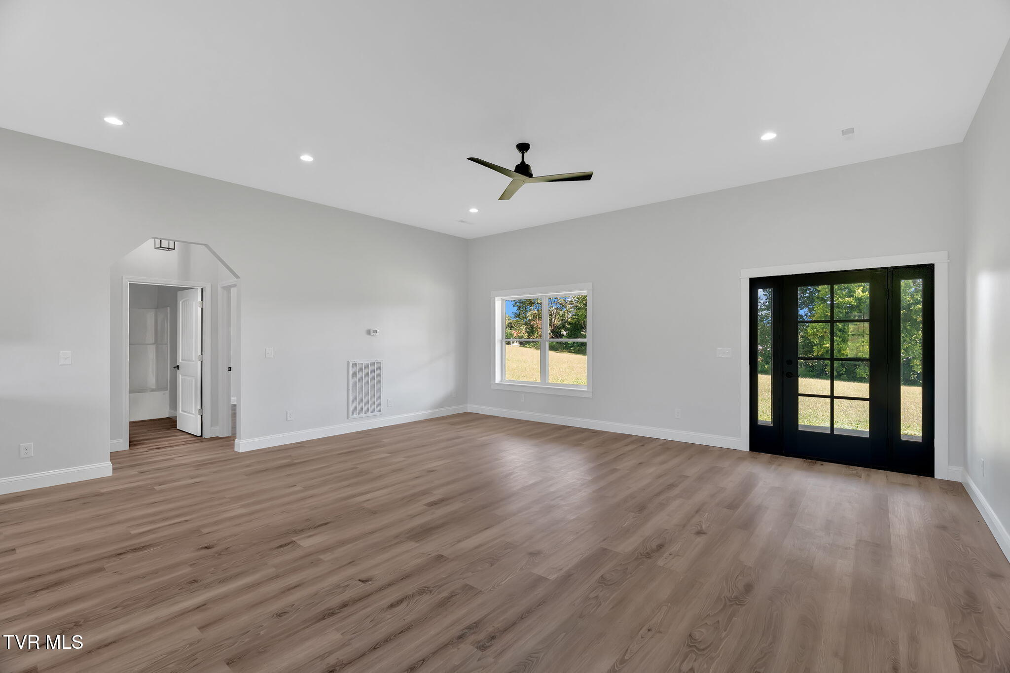 1950 Erwin Highway Greeneville, TN 37745 - Photo 16 of 31 29-web-or-mls-DSC05974
