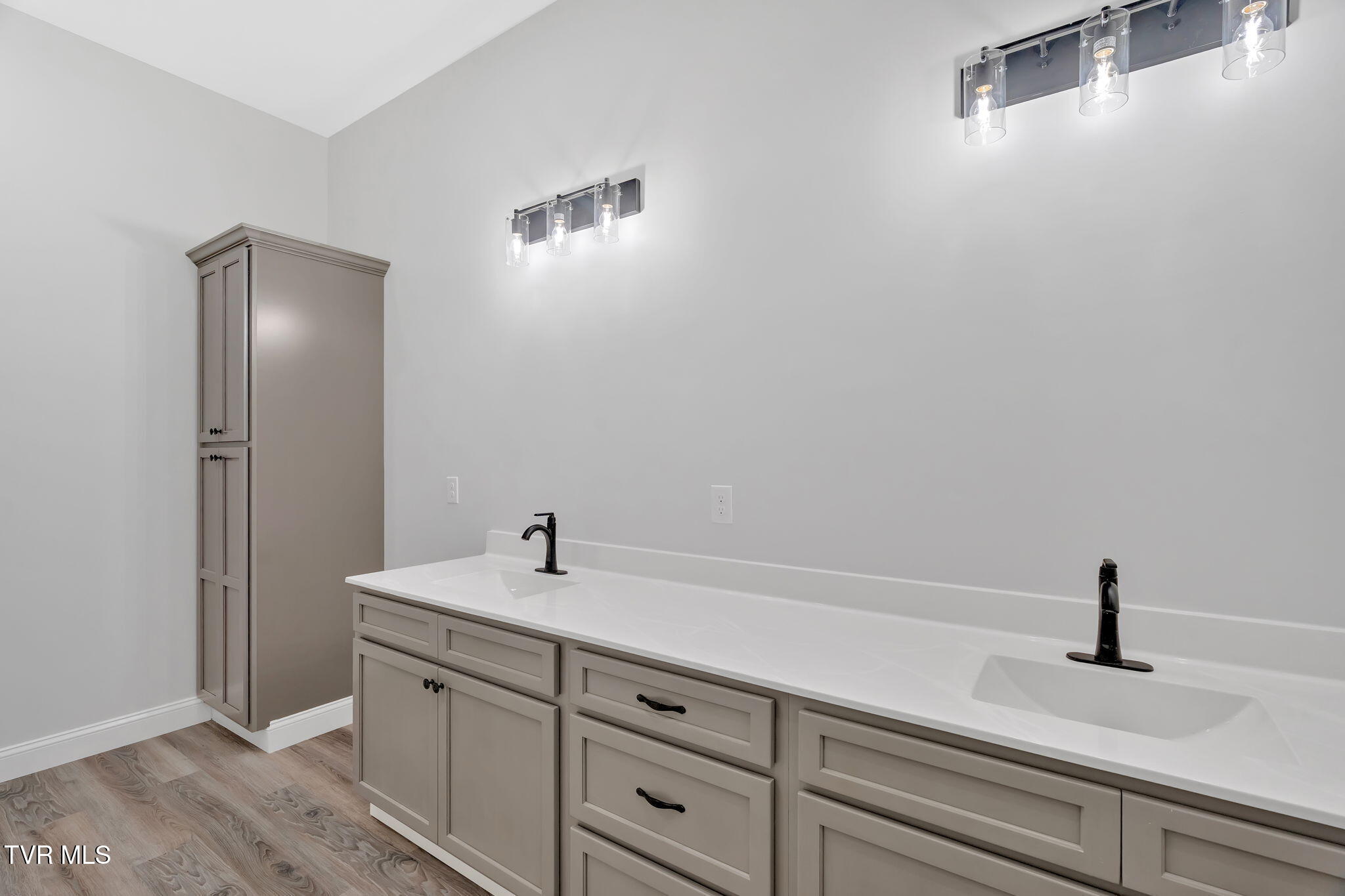 1950 Erwin Highway Greeneville, TN 37745 - Photo 23 of 31 37-web-or-mls-DSC06016