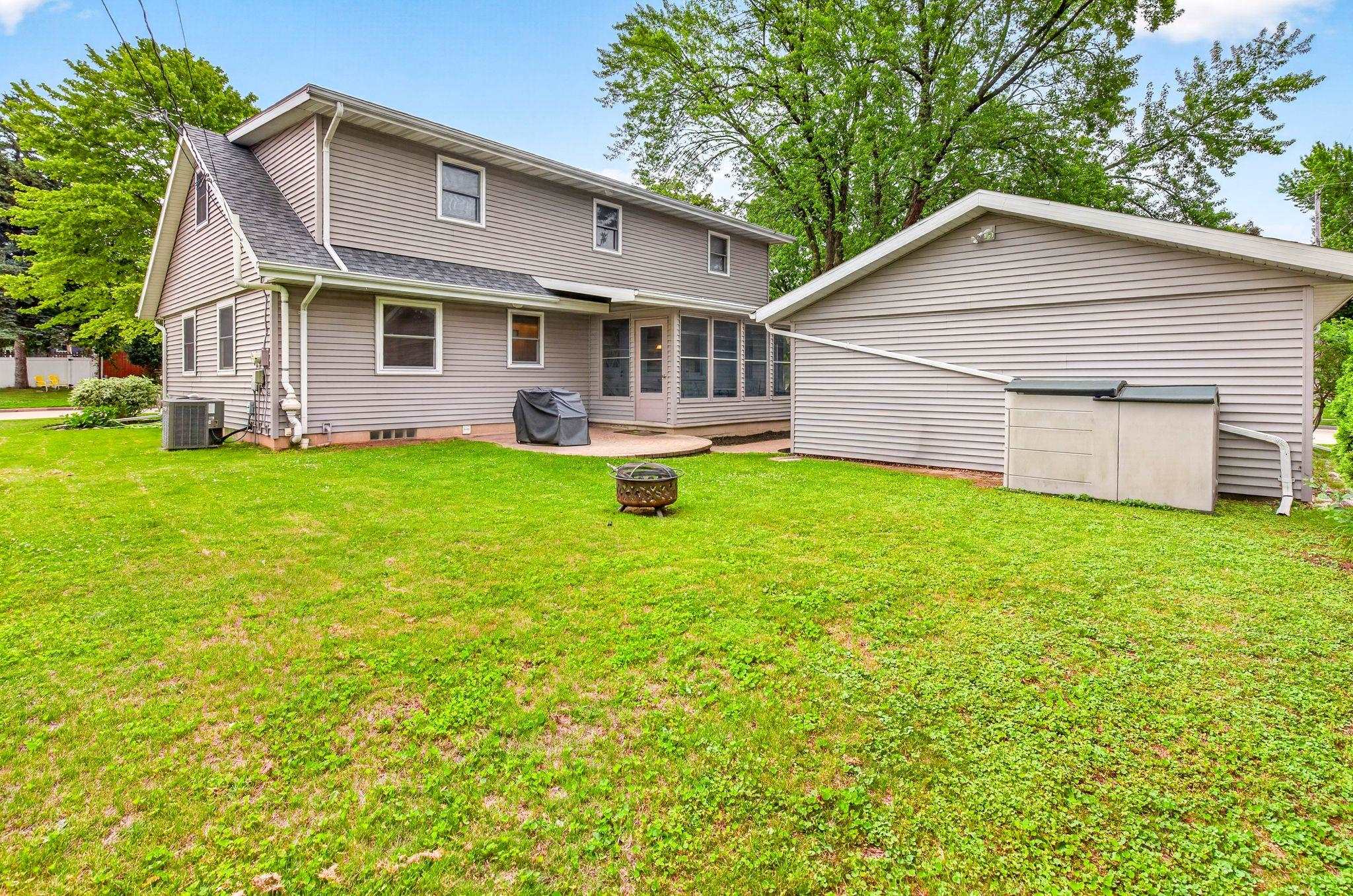 2001 North Douglas Street Appleton, WI 54914 - Photo 43 of 46