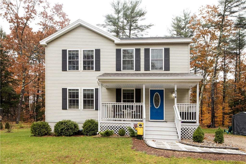 314 Thompson Road Arundel, ME 04046 - Photo 2 of 31 This 3 bedroom/2.5 bathroom home can...