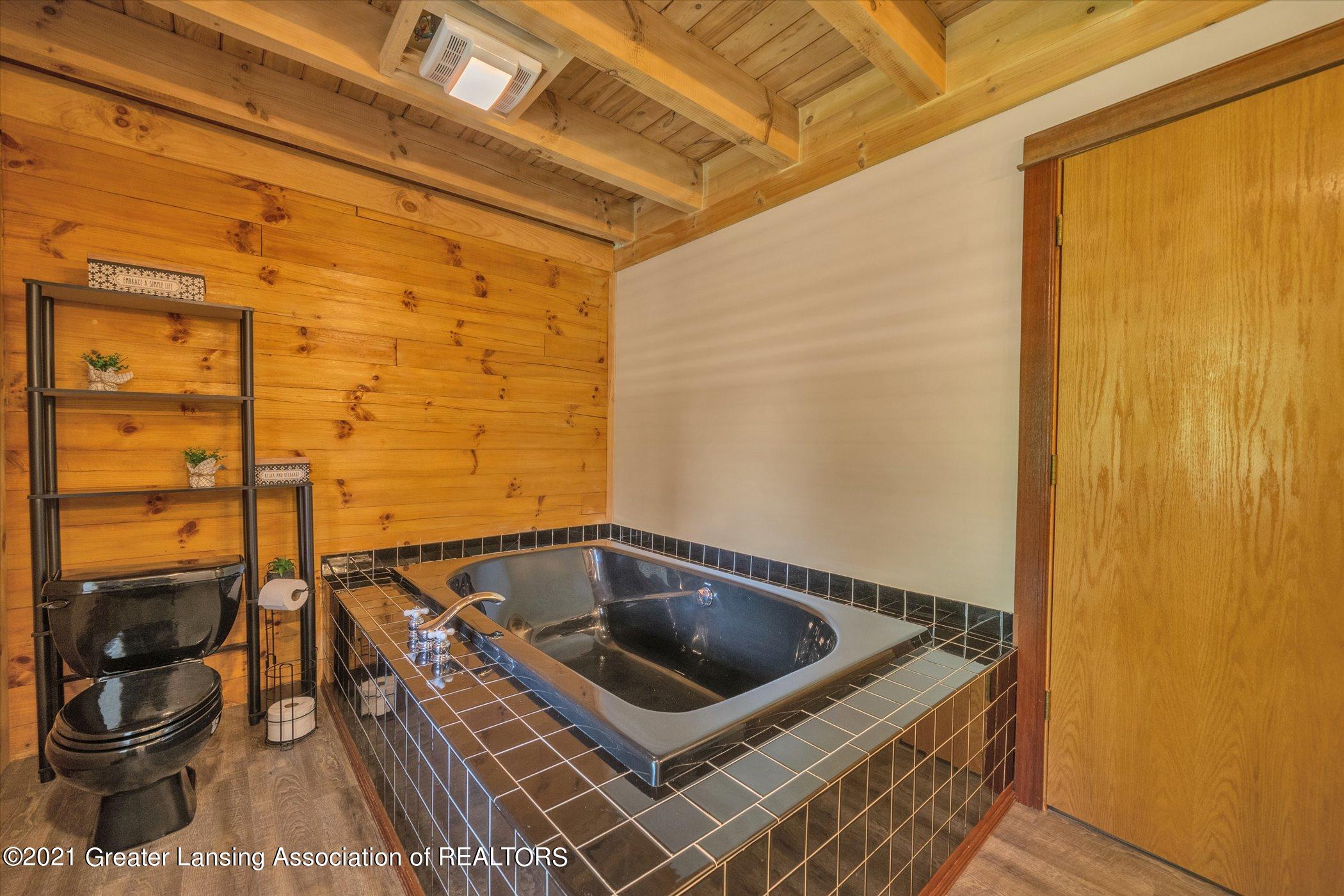 12851 Center Road Bath, MI 48808 - Photo 24 of 90 24-12851 Center Rd-Windowstill Real Esta