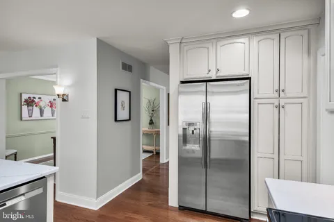 $685,000 | 2 Strafford Court, Medford, NJ 08055