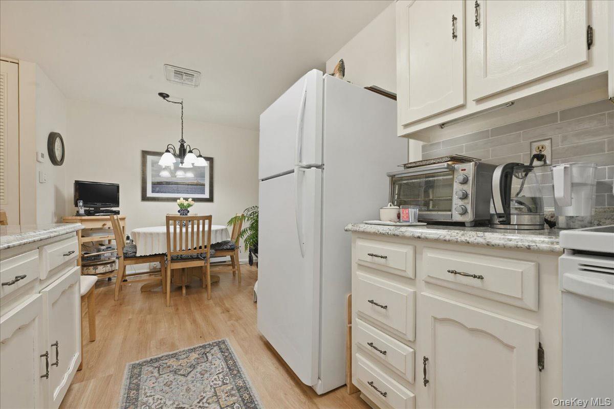 260 Newcastle Court, Unit B Ridge, NY 11961 - Photo 14 of 24