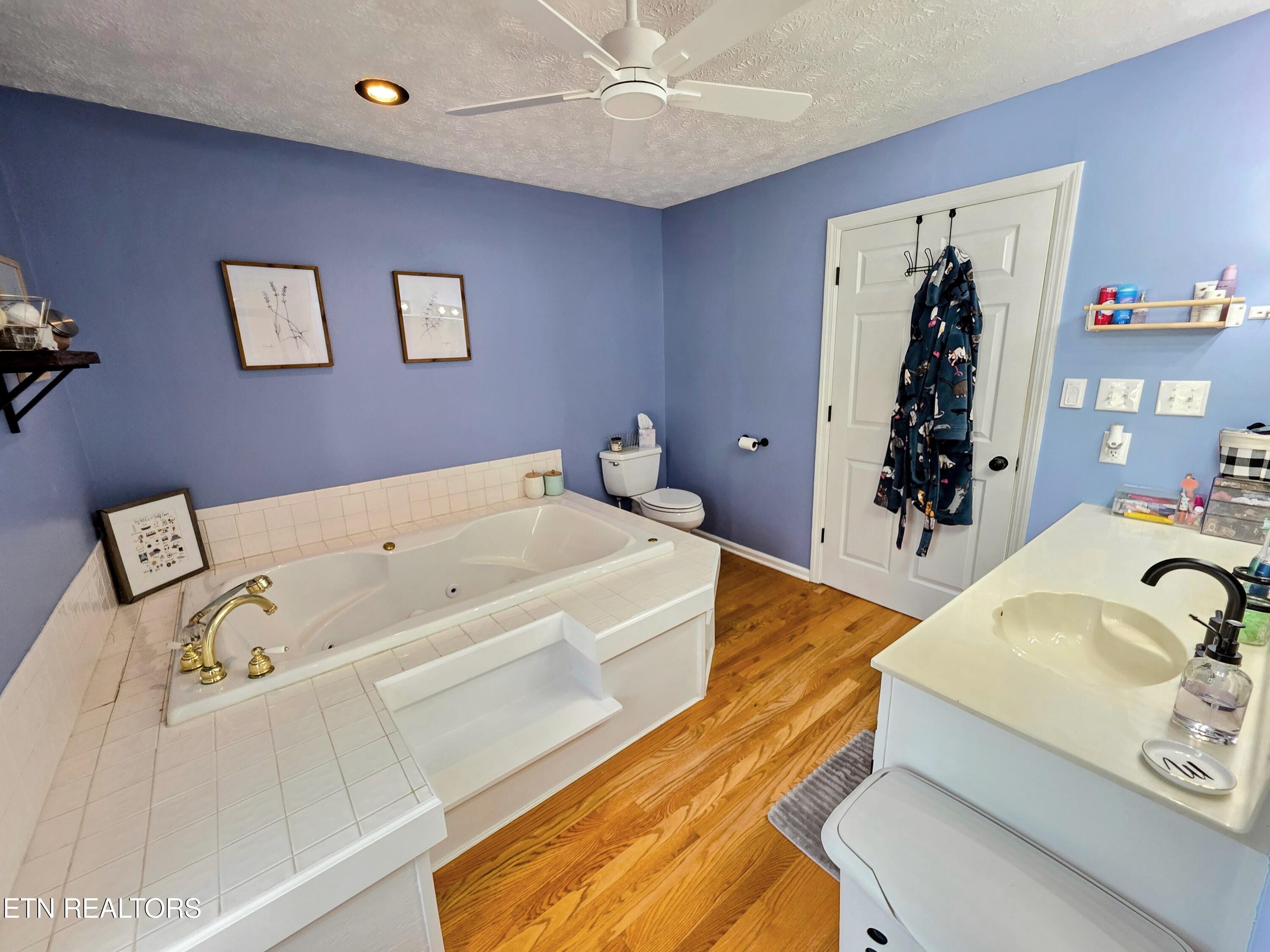 3625 Cunningham Road Knoxville, TN 37918 - Photo 14 of 35 PRIMARY BATH