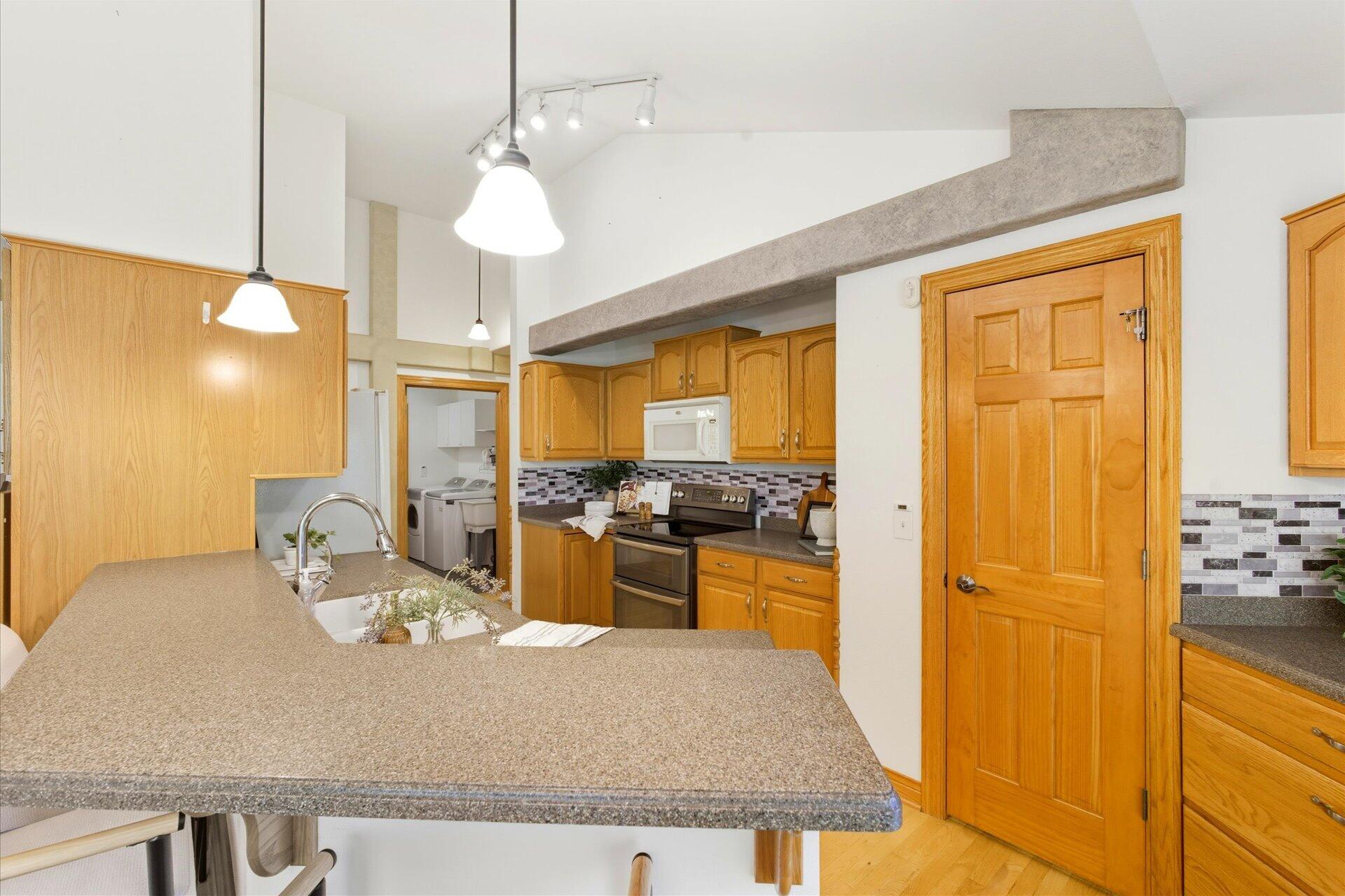 2300 Sherman Road Slinger, WI 53086 - Photo 10 of 40 Kitchen