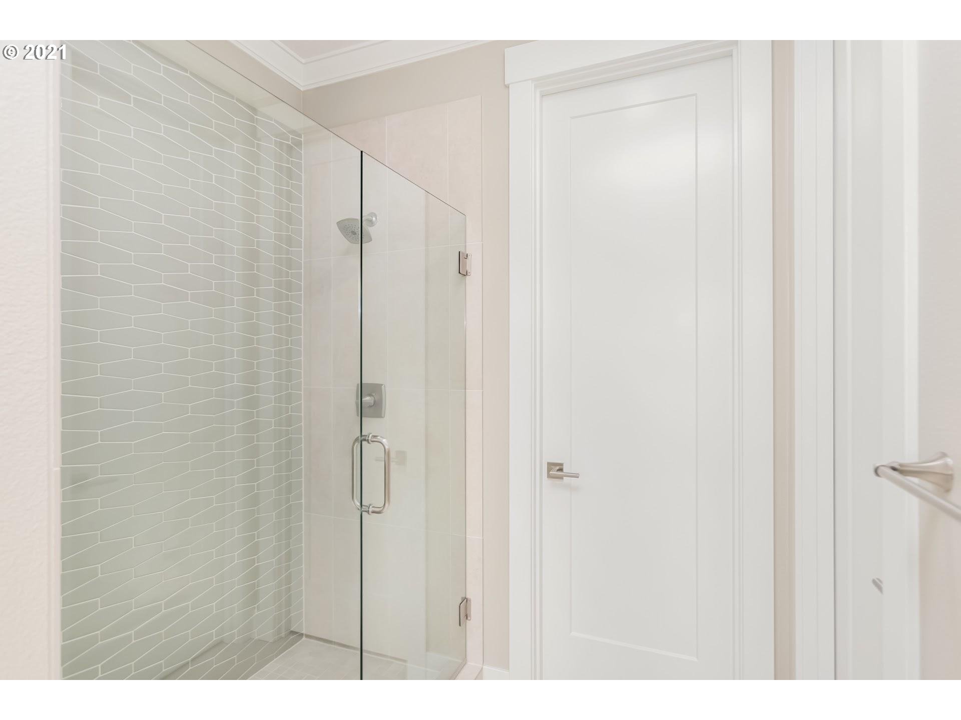 4304 Southwest Pendleton Street Portland, OR 97221 - Photo 16 of 32 Bathroom, Attached