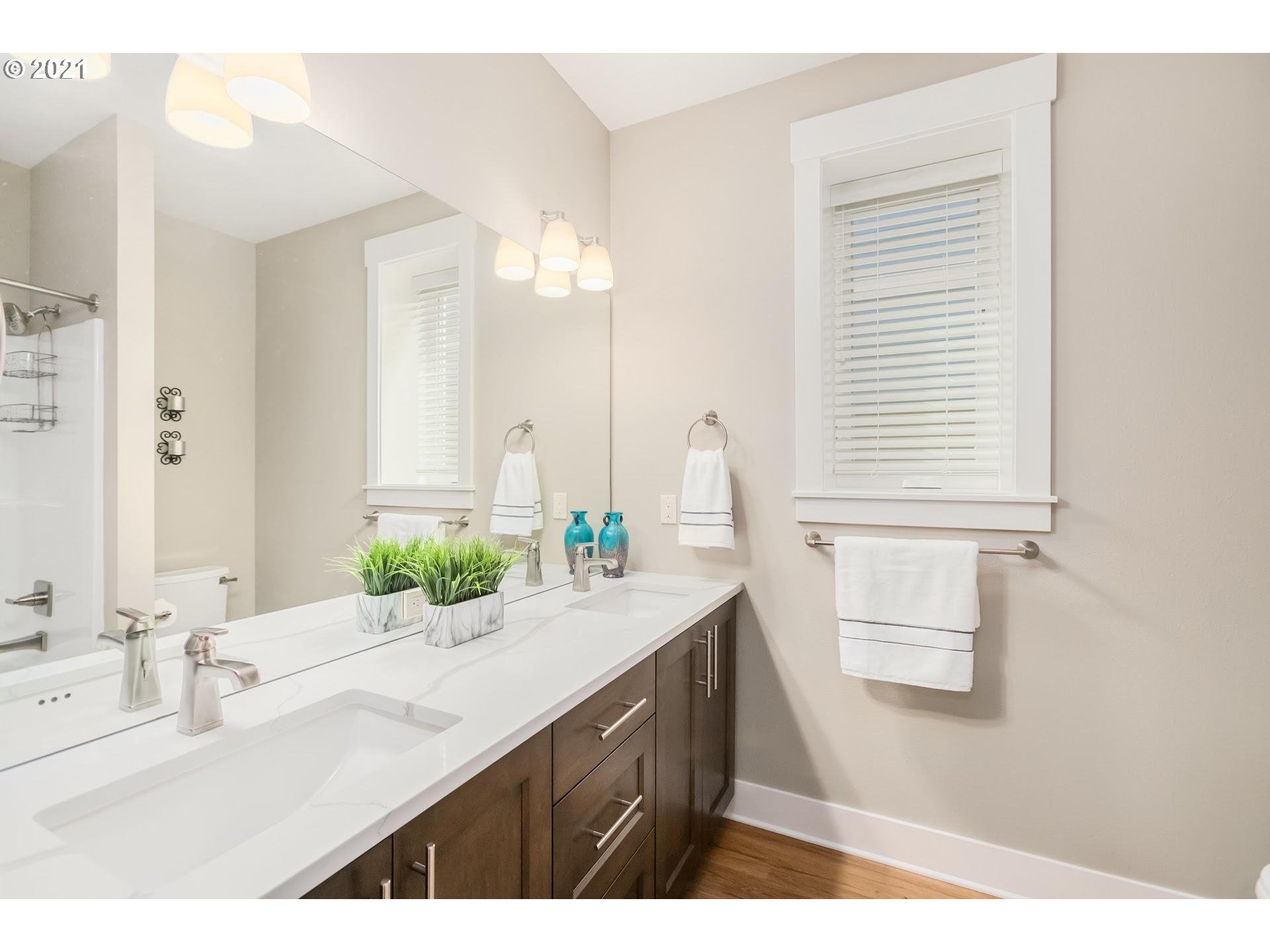 4304 Southwest Pendleton Street Portland, OR 97221 - Photo 23 of 32 Bathroom