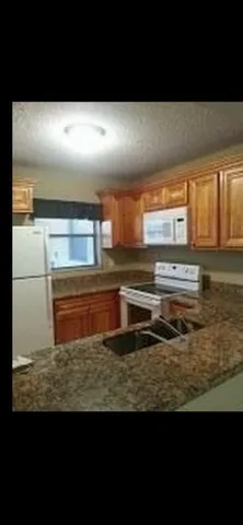 $2,400 | 1561 Windorah Way, Unit F, West Palm Beach, FL 33411