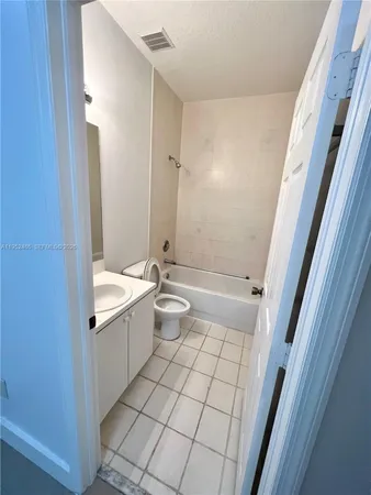 $2,600 | 4951 Tradewinds Terrace, Unit 707, Dania Beach, FL 33312