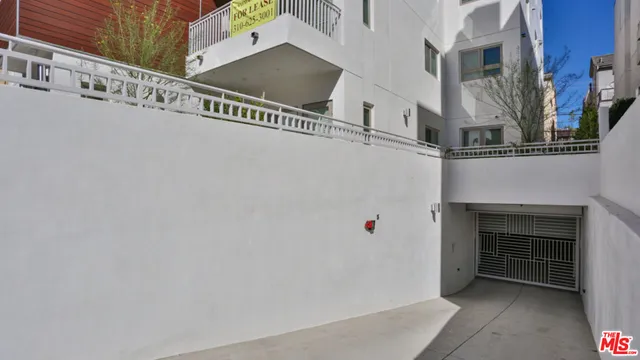 $3,995 | 1424 South Bentley Avenue, Unit 301, Los Angeles, CA 90025