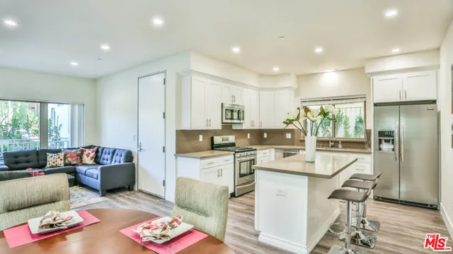 $3,995 | 1424 South Bentley Avenue, Unit 301, Los Angeles, CA 90025