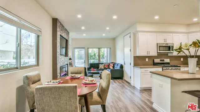 $3,995 | 1424 South Bentley Avenue, Unit 301, Los Angeles, CA 90025