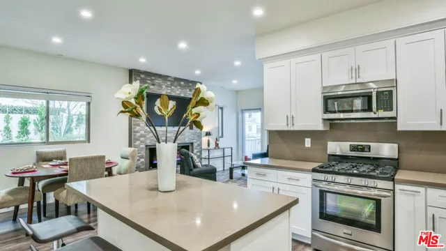 $3,995 | 1424 South Bentley Avenue, Unit 301, Los Angeles, CA 90025