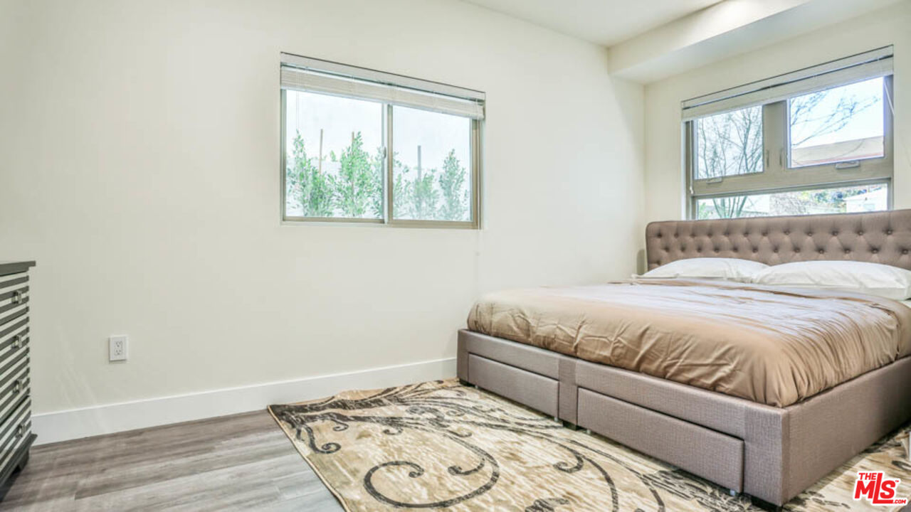 1424 South Bentley Avenue, Unit 301 Los Angeles, CA 90025 - Photo 8 of 17