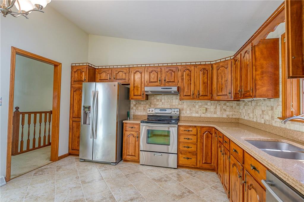 589 McCombs Road Venetia, PA 15367 - Photo 8 of 25