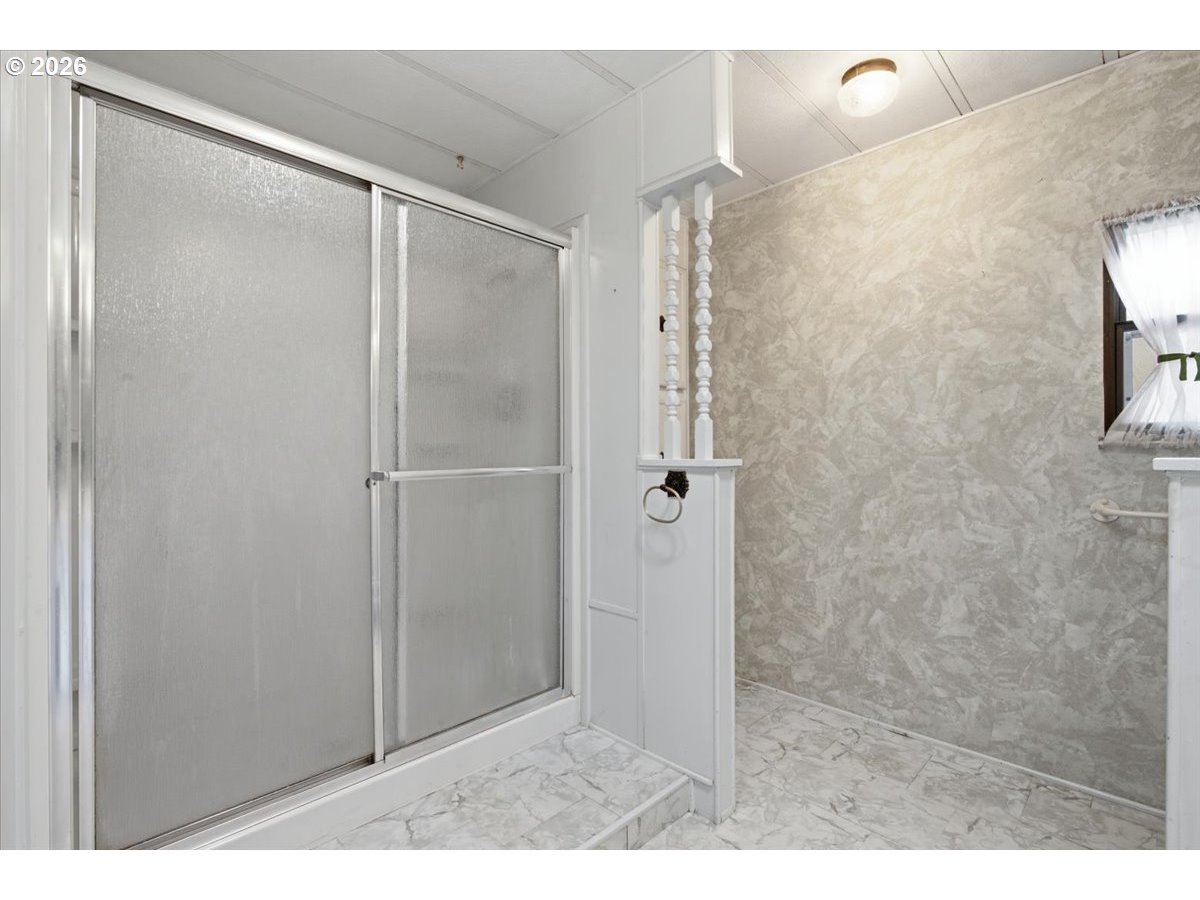 5422 Portland Road Northeast, Unit 104 Salem, OR 97305 - Photo 21 of 40 Bathroom, Attached