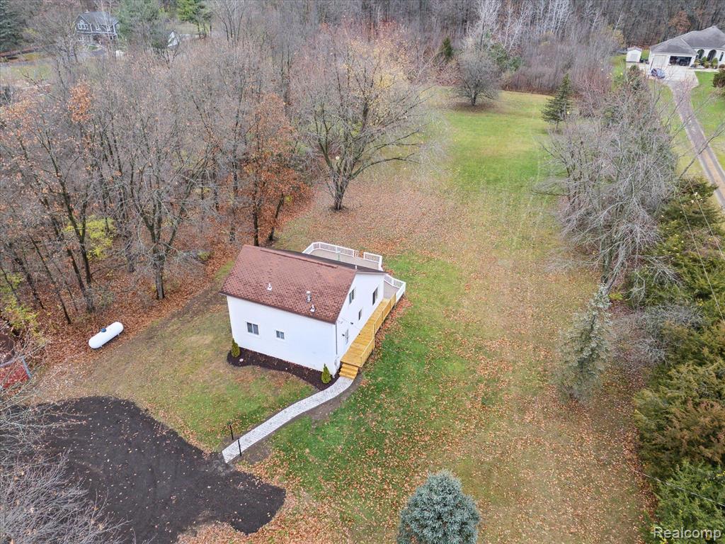 8319 Bennett Lake Road Fenton, MI 48430 - Photo 48 of 52