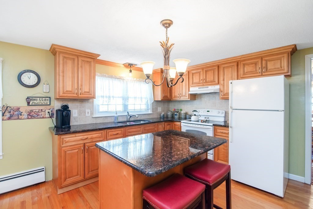 70 Santa Maria Street Springfield, MA 01104 - Photo 15 of 42