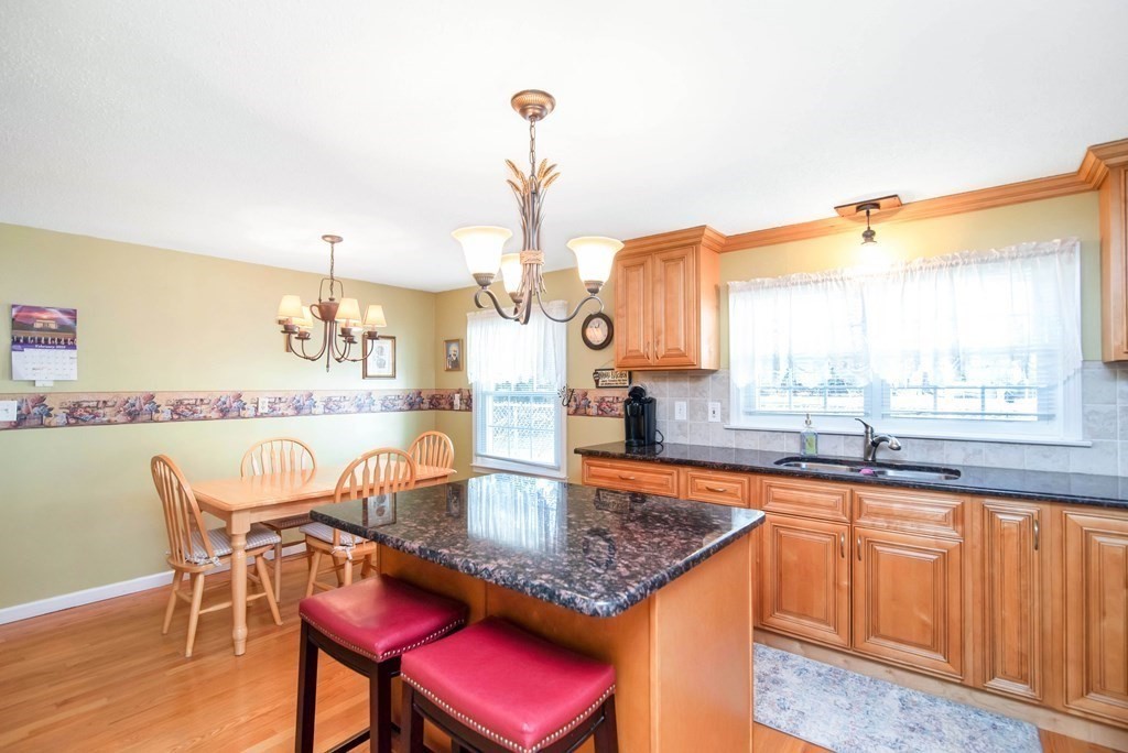 70 Santa Maria Street Springfield, MA 01104 - Photo 16 of 42