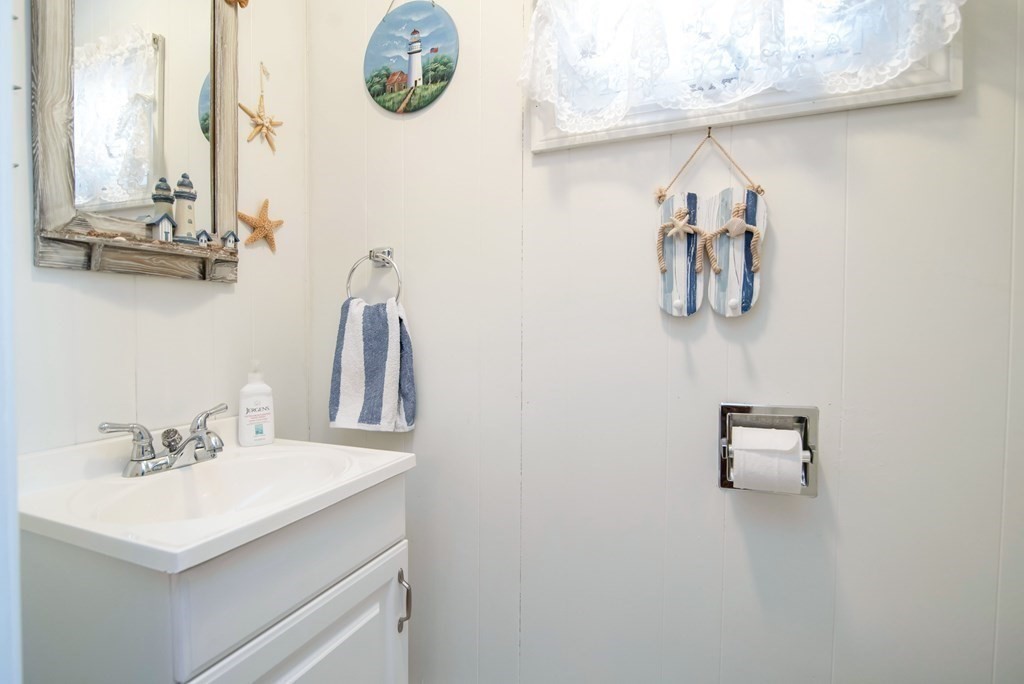 70 Santa Maria Street Springfield, MA 01104 - Photo 21 of 42