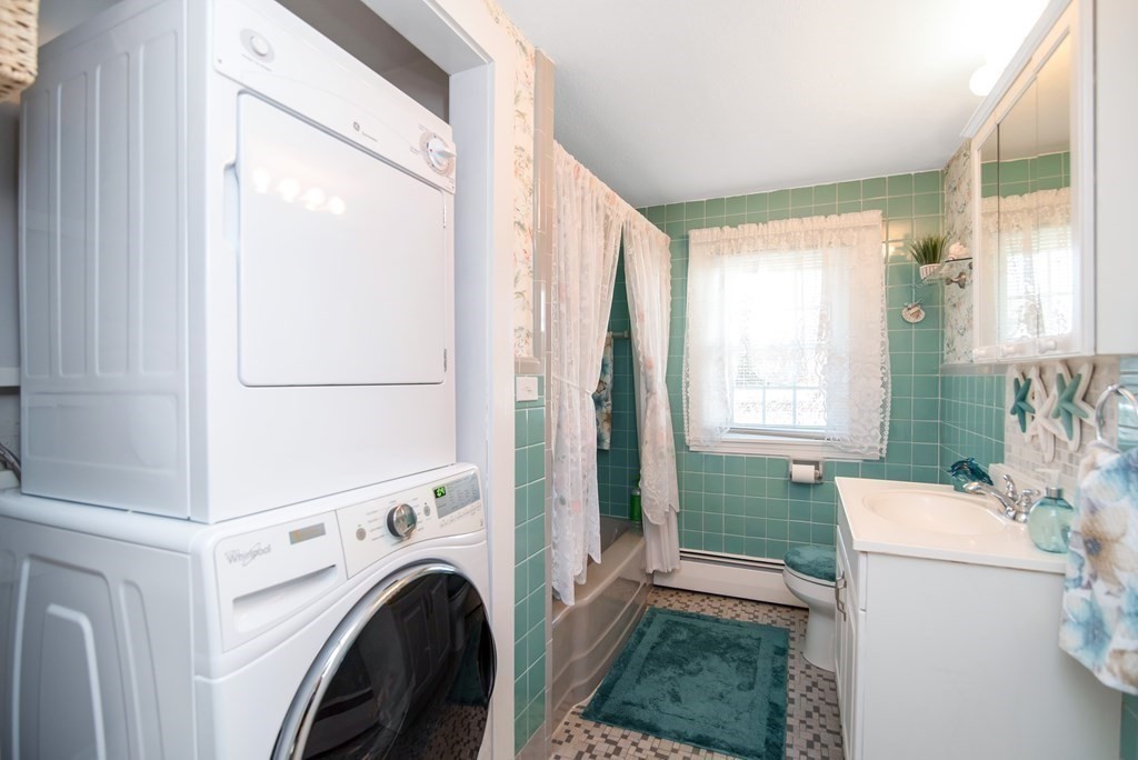 70 Santa Maria Street Springfield, MA 01104 - Photo 25 of 42