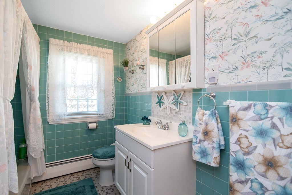 70 Santa Maria Street Springfield, MA 01104 - Photo 26 of 42