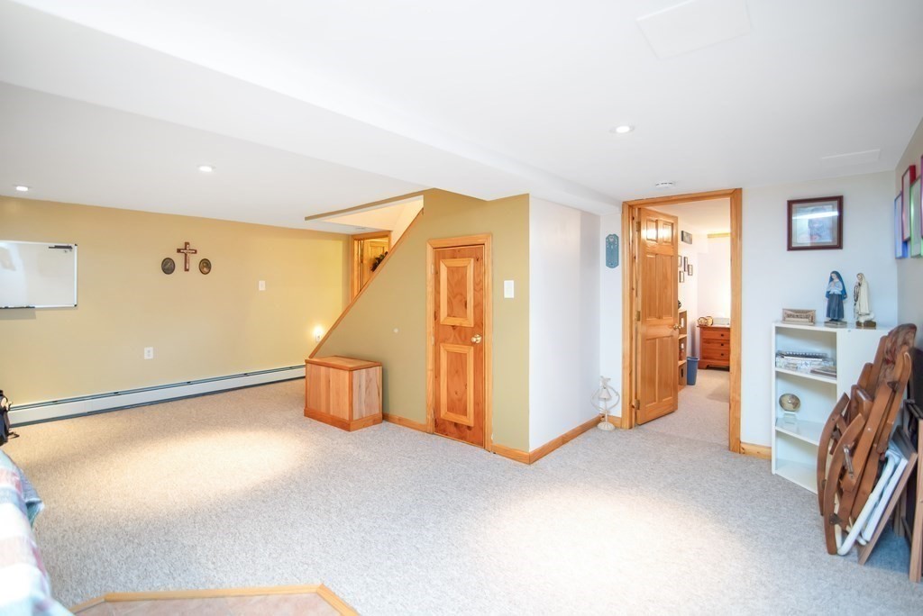 70 Santa Maria Street Springfield, MA 01104 - Photo 31 of 42