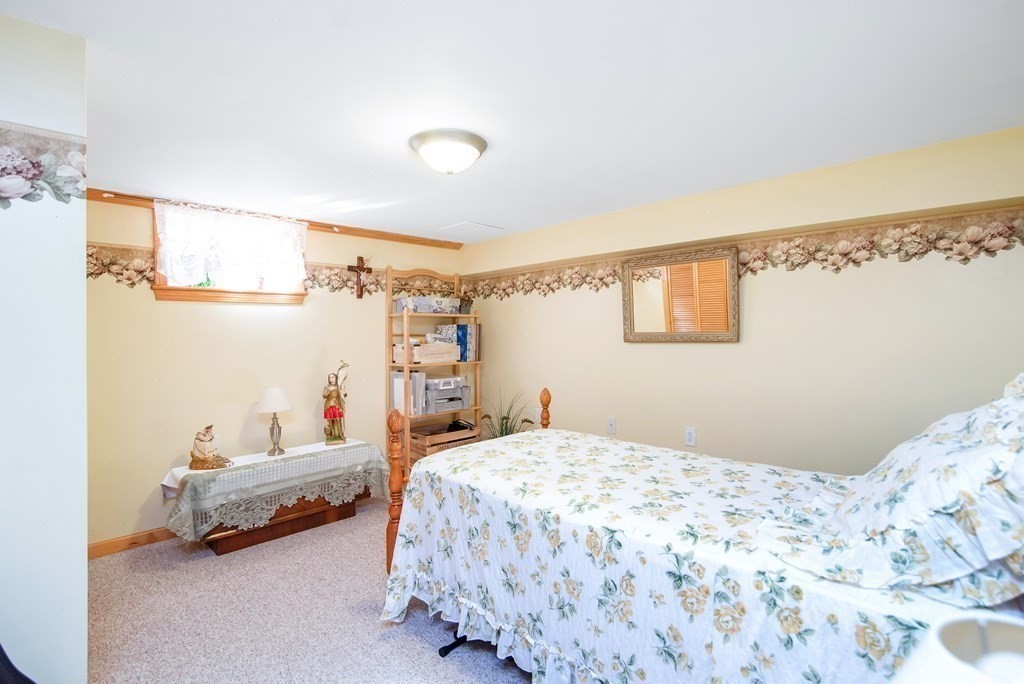 70 Santa Maria Street Springfield, MA 01104 - Photo 33 of 42