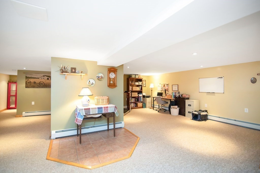 70 Santa Maria Street Springfield, MA 01104 - Photo 38 of 42
