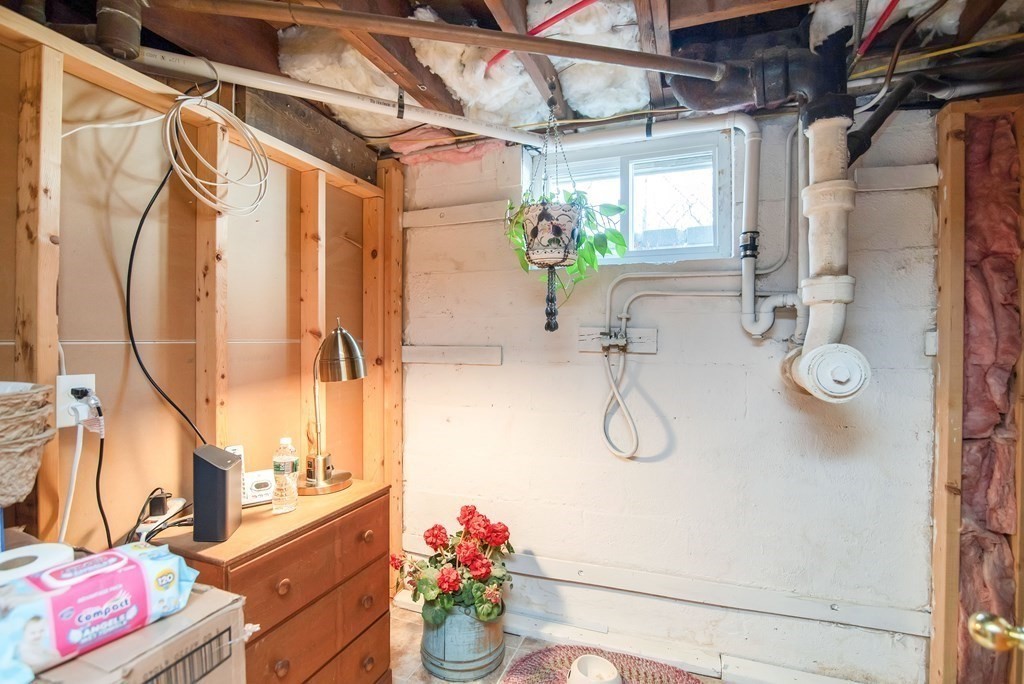 70 Santa Maria Street Springfield, MA 01104 - Photo 39 of 42